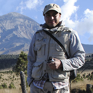 Yohanan Díaz en el volcán