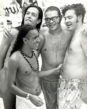 Después de un festival de música, la banda disfrutó de un momento de diversión en el agua en 1995.