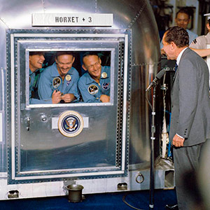 Astronautas y el Presidente Nixon