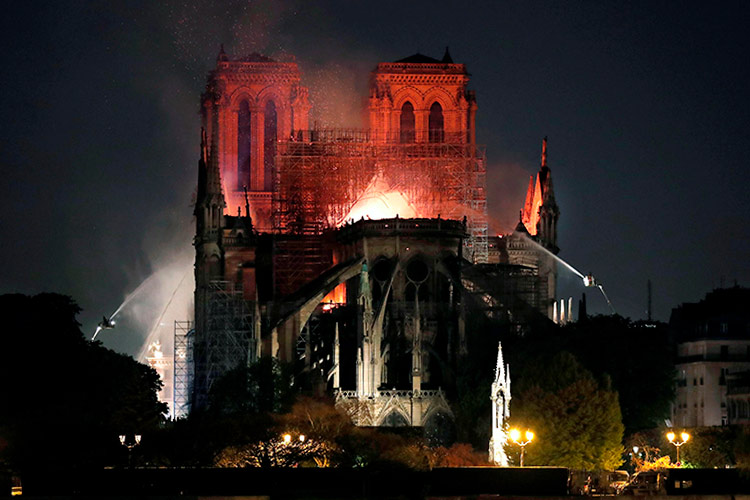 incendio en Notre Dame 2