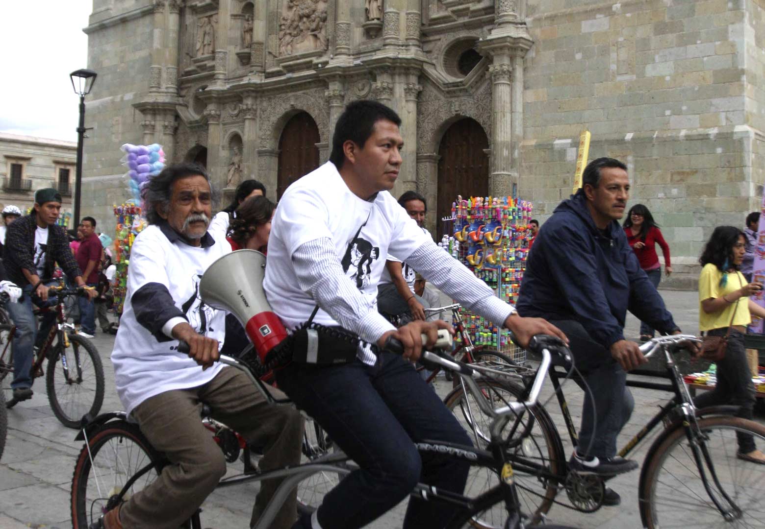 Toledo protesta en bicicleta