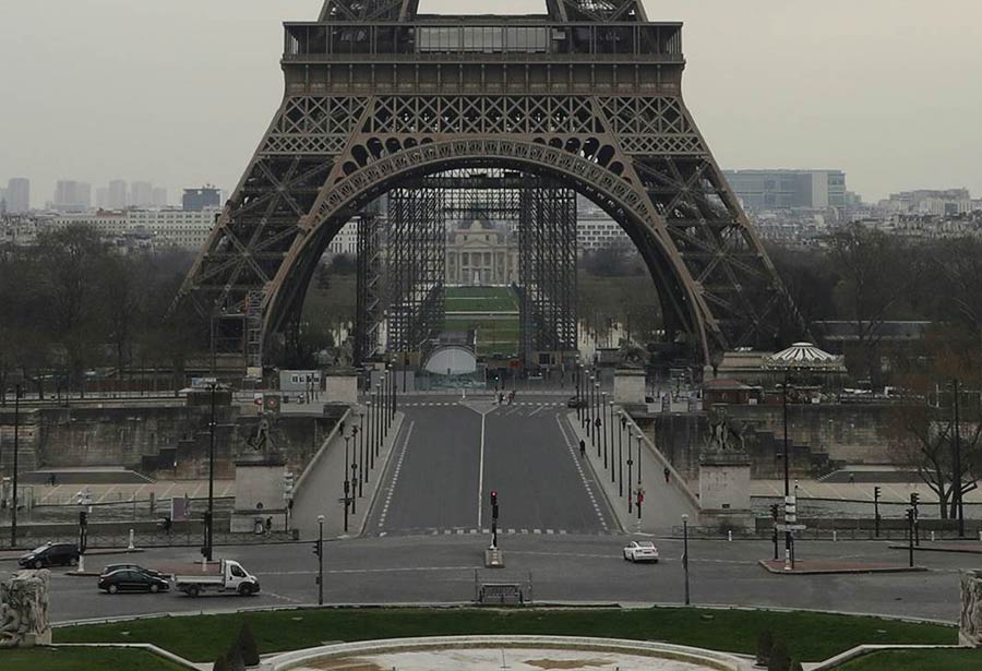 Coronavirus Torre Eiffel antes y después