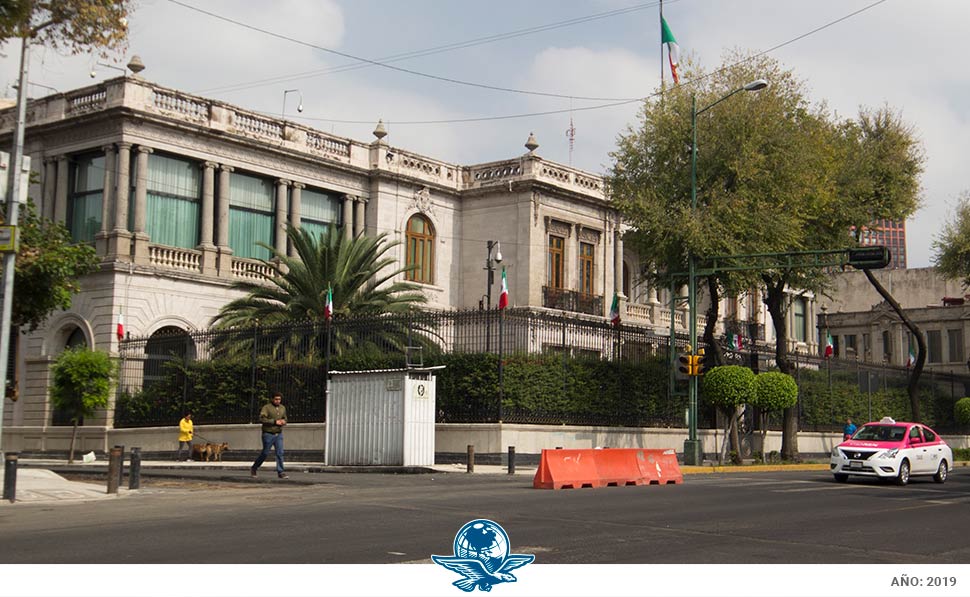 Mochilazo en el tiempo, Avenida Bucareli