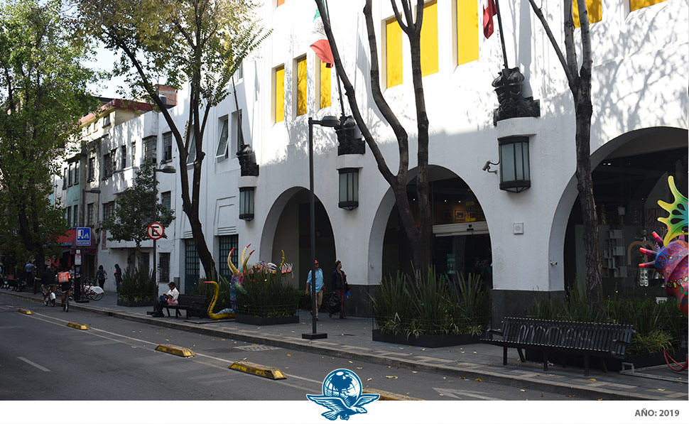 Mochilazo en el tiempo, Edificio de bomberos, actualmente el Museo de Arte Popular en la calle de Independencia