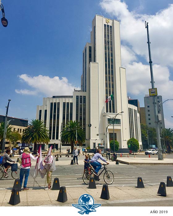 Mochilazo en el tiempo, Los frontones del Centro.