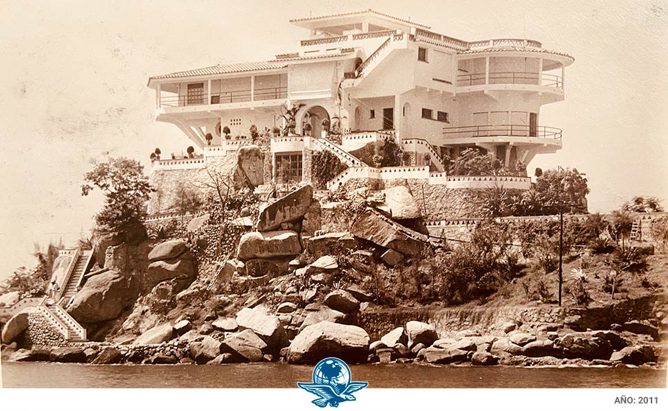 Mochilazo en el tiempo, El tema es la casa del islote Tortuga de Acapulco.