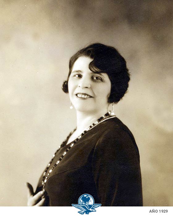 Mochilazo en el tiempo, Cambios de peinado de la actriz Esperanza Iris en los años 20.